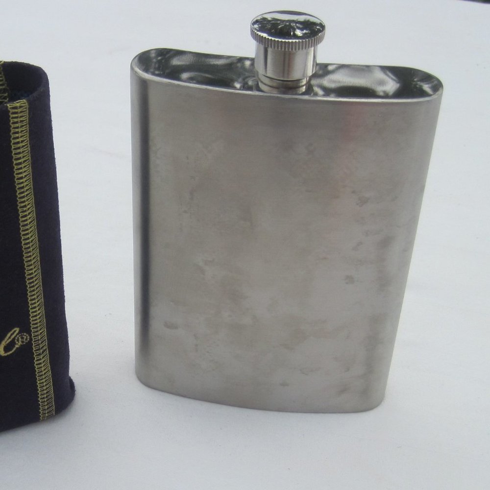 Crown Royal Whiskey Flask w/purple suede cover - Picture 6 of 7